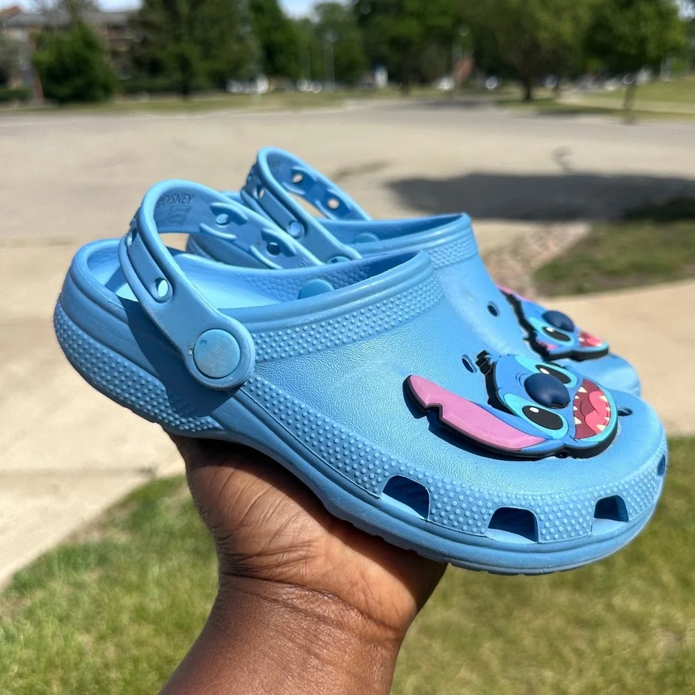 Crocs x Disney Lilo and Stitch Classic Clogs Adult Size M3 W5 - Big Kids Size J3